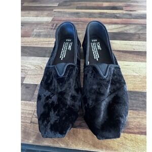 TOMS Black Velvet Slip-On Flats Women's Size 6.5